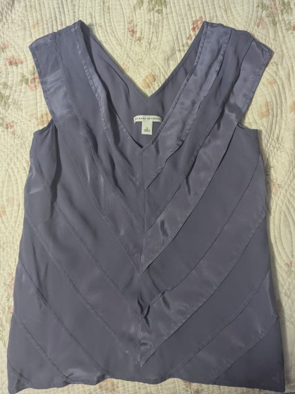 Banana Republic - Sleeveless Lavender Silk Top - Small
